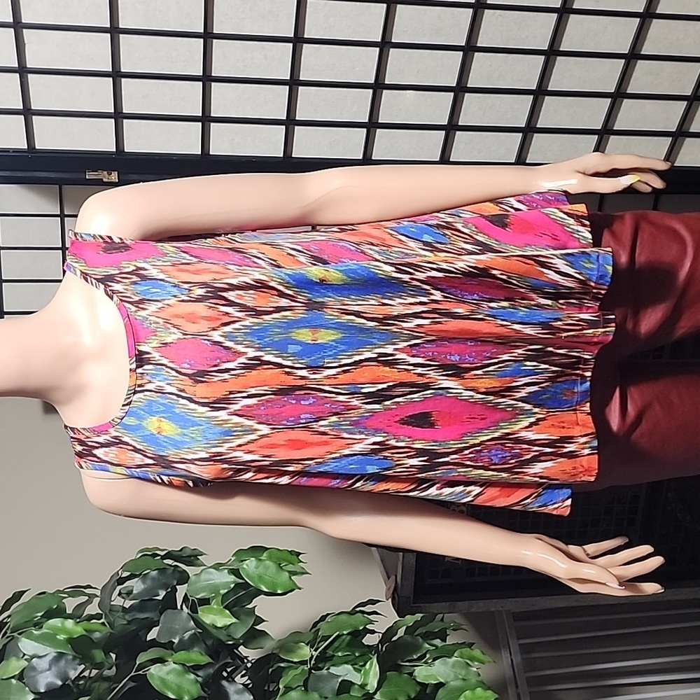 New directions Flowy Abstract Diamond Print Tank